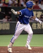 Saeki hits game-leading solo homer